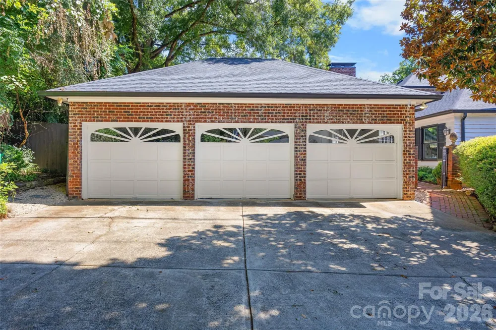 1838 S Wendover Road Charlotte, NC 28211