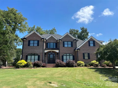 1686 Nestledown Court