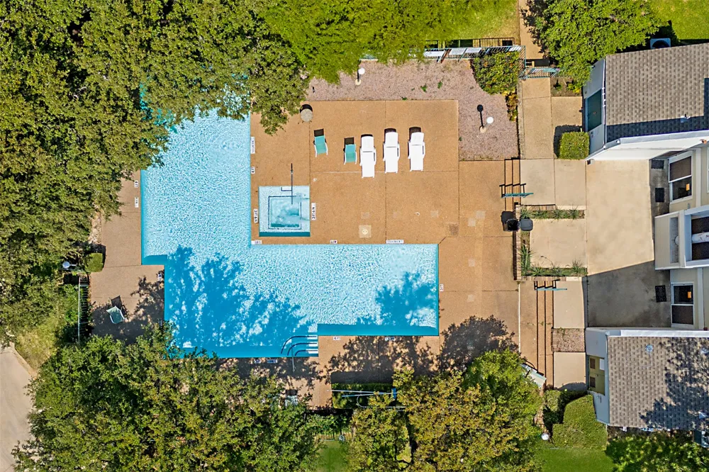 704 Creekwood Drive Lewisville, TX 75067