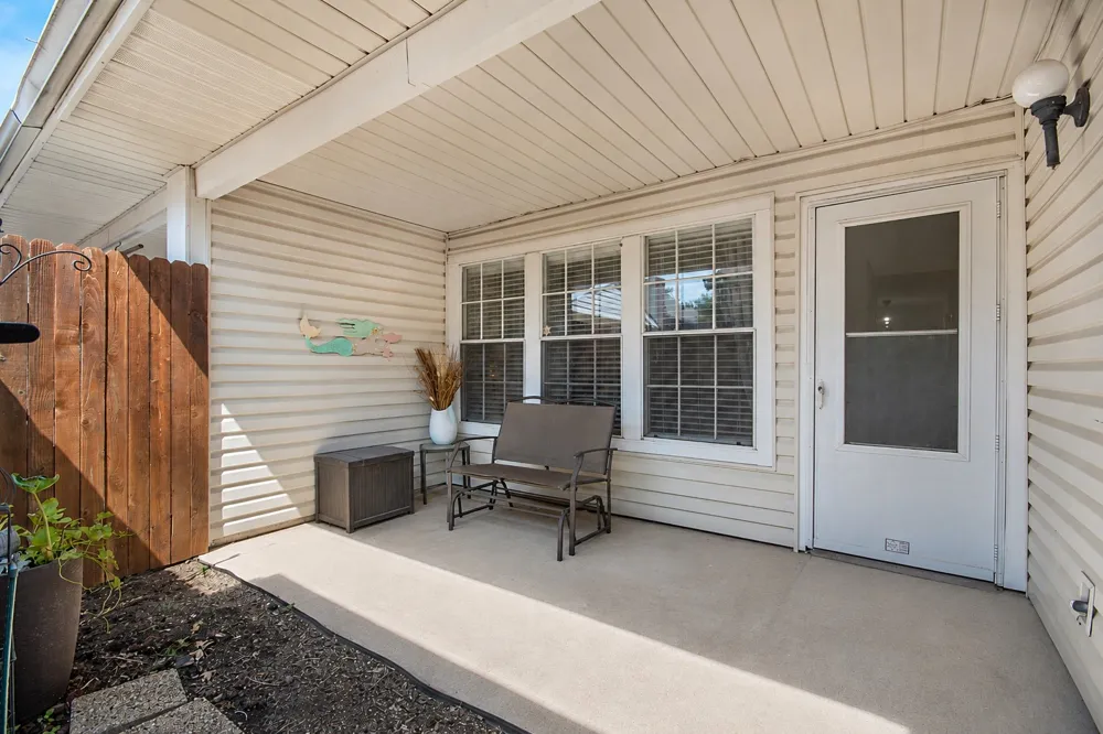 704 Creekwood Drive Lewisville, TX 75067