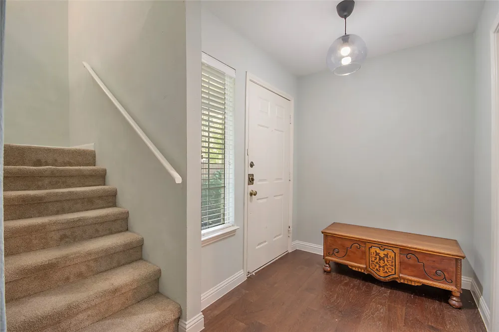 704 Creekwood Drive Lewisville, TX 75067