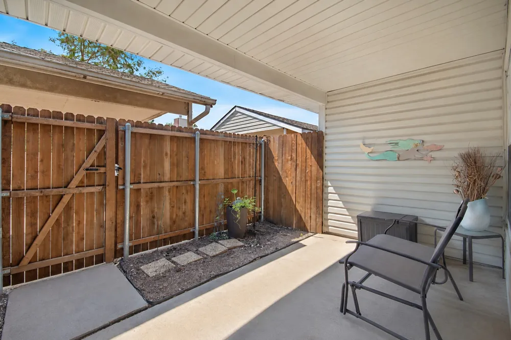 704 Creekwood Drive Lewisville, TX 75067