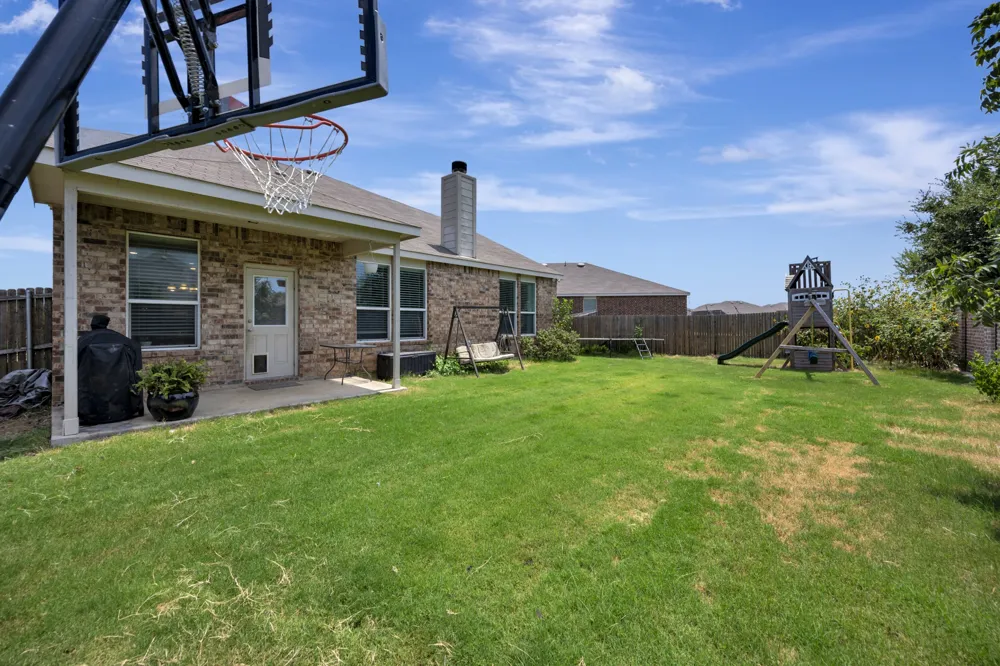 8105 Kurgan Trail Fort Worth, TX 76131