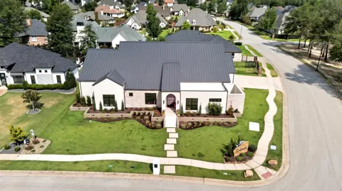 7607 Lakeside Lane