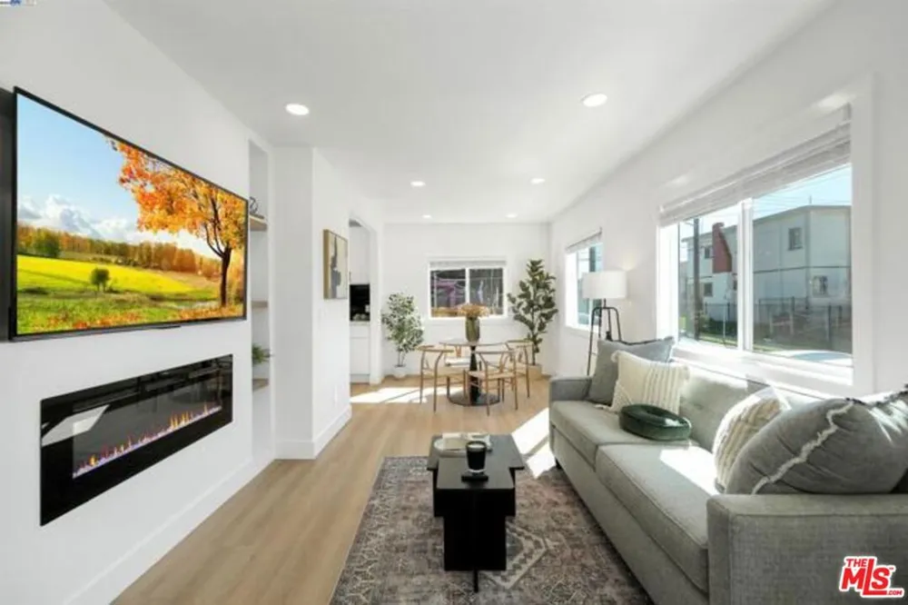 5718 Los Angeles Street Oakland, CA 94608