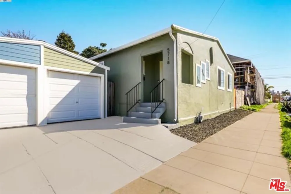 5718 Los Angeles Street Oakland, CA 94608