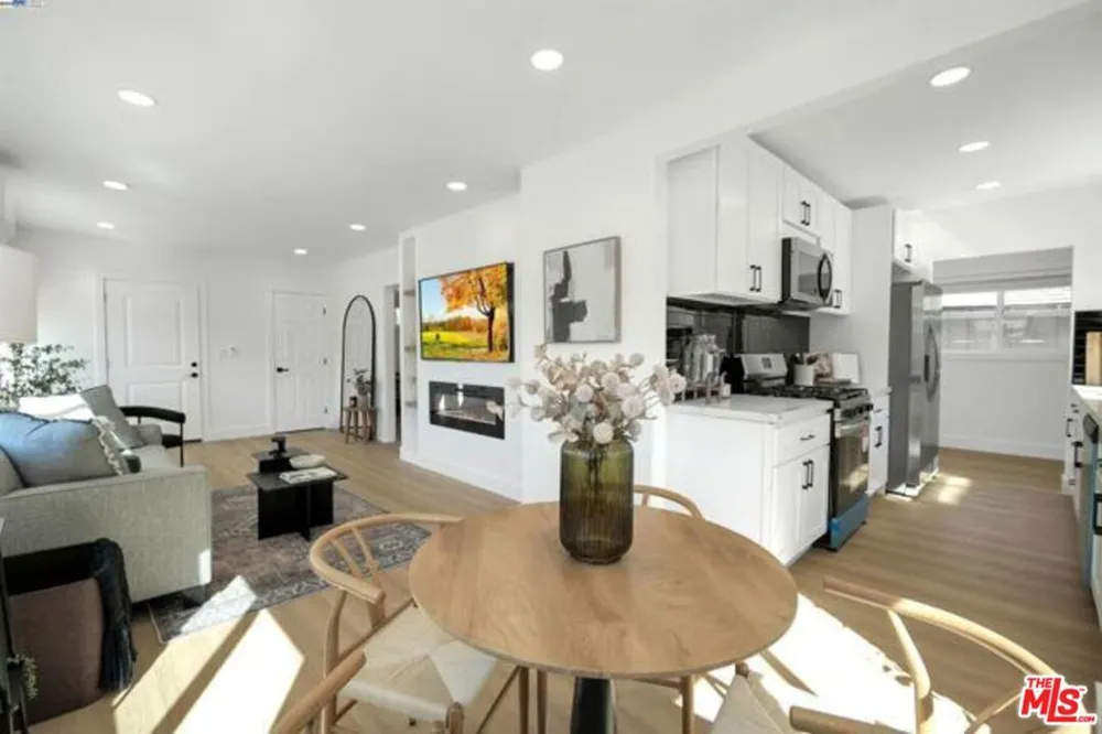 5718 Los Angeles Street Oakland, CA 94608