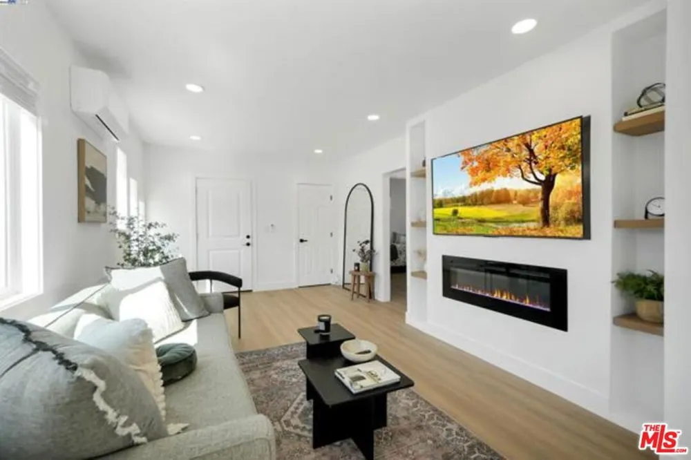 5718 Los Angeles Street Oakland, CA 94608
