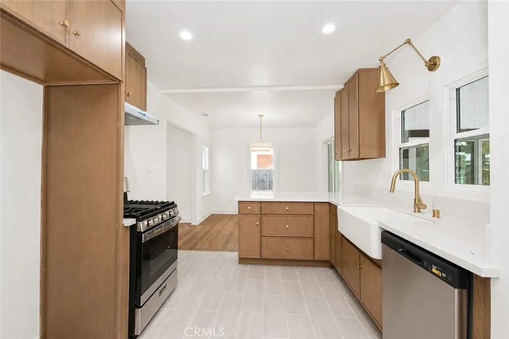 612 King Street Monrovia, CA 91006