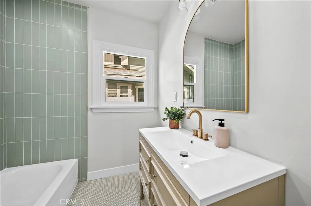 612 King Street Monrovia, CA 91006