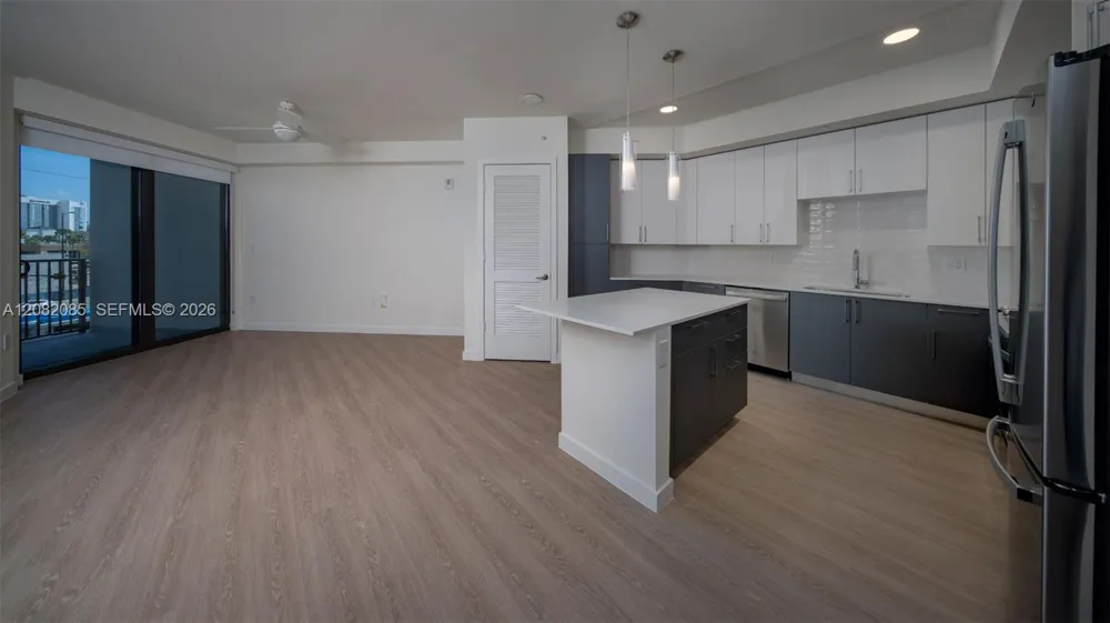 19401 W Dixie Hwy #335 Miami, FL 33180
