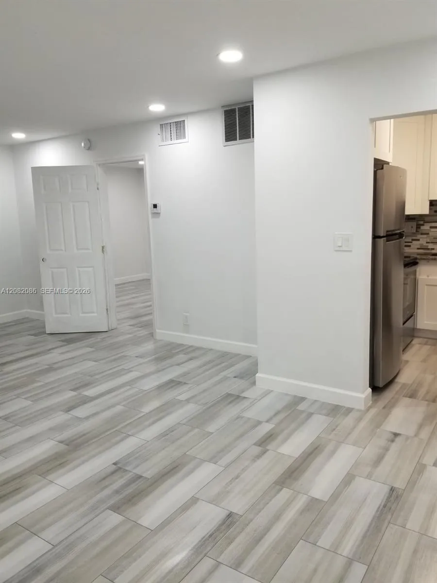 2990 NE 16th Ave #105 Oakland Park, FL 33334