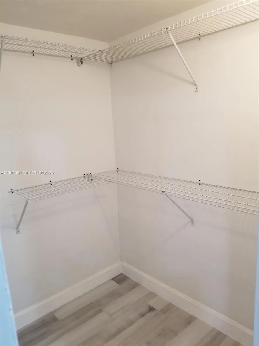 2990 NE 16th Ave #105 Oakland Park, FL 33334