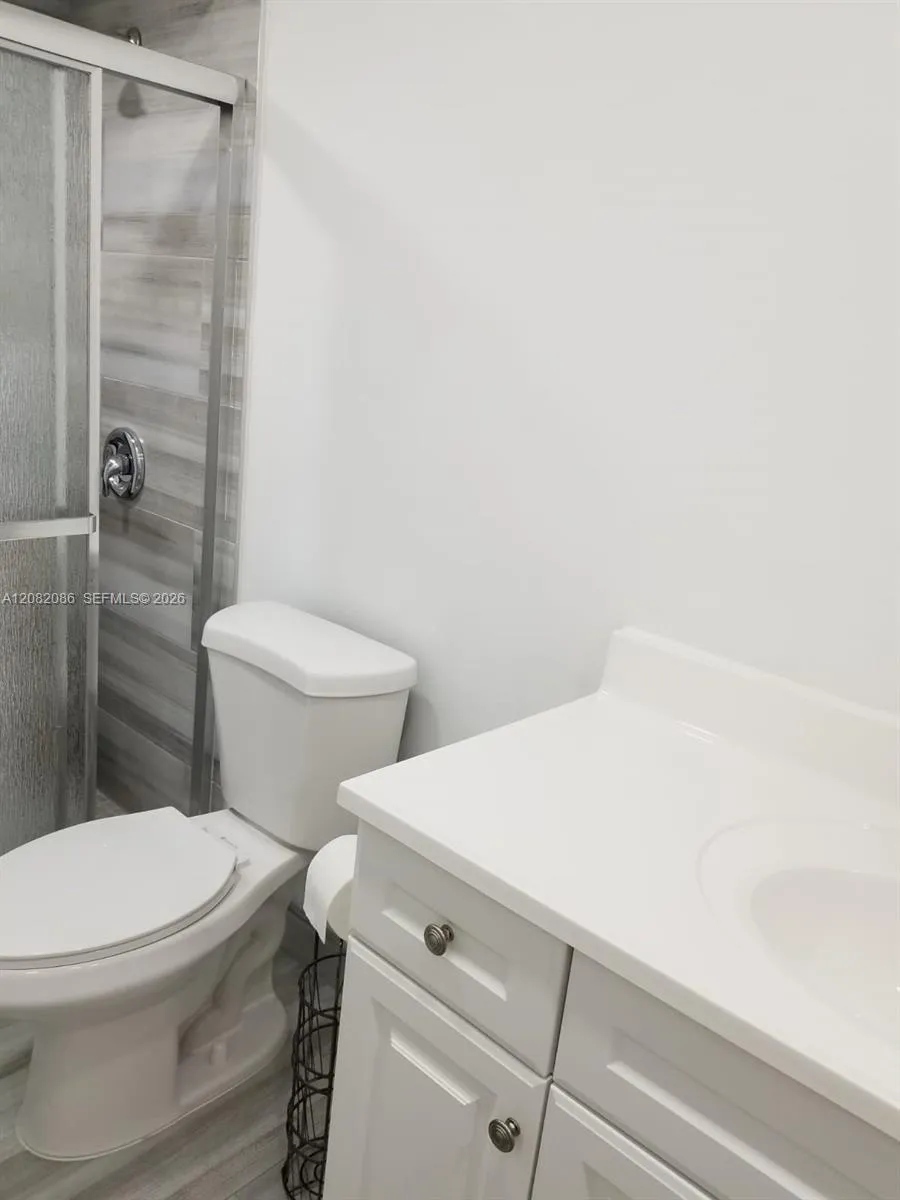 2990 NE 16th Ave #105 Oakland Park, FL 33334