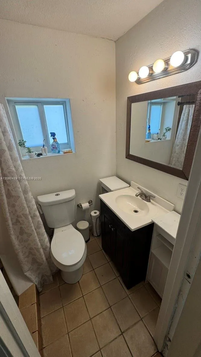 7160 SW 12th St Miami, FL 33144