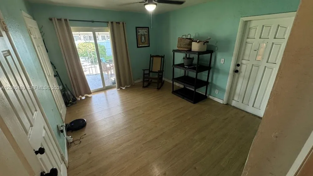 7160 SW 12th St Miami, FL 33144