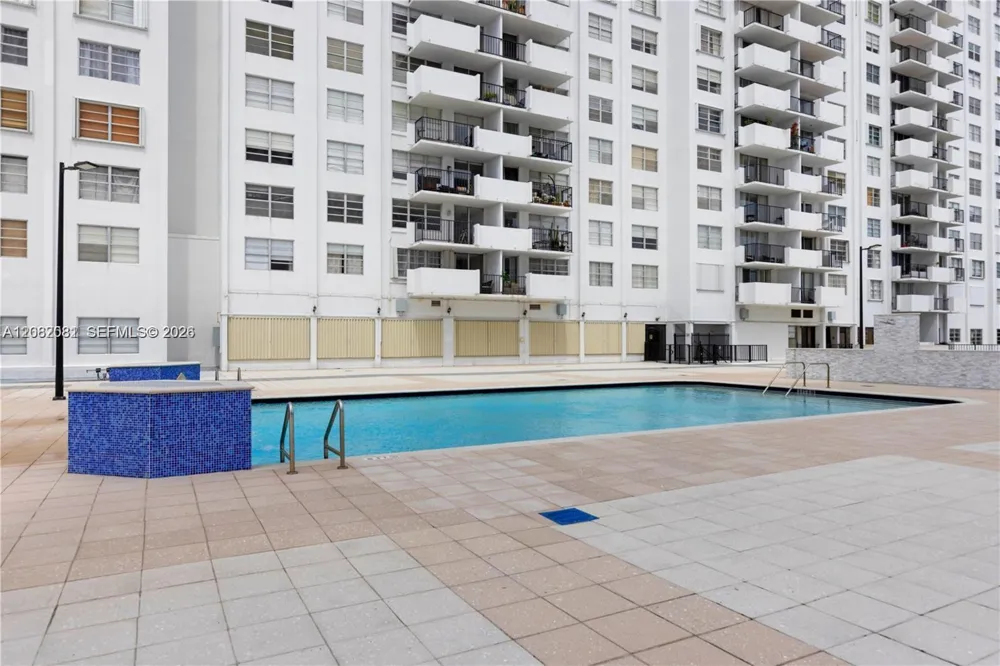 2750 NE 183rd St #1404 Aventura, FL 33160