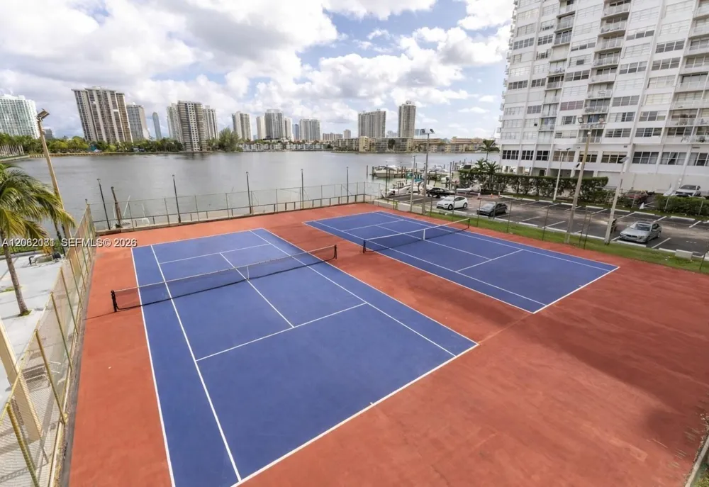 2750 NE 183rd St #1404 Aventura, FL 33160