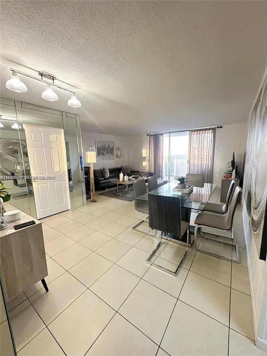 2750 NE 183rd St #1404 Aventura, FL 33160