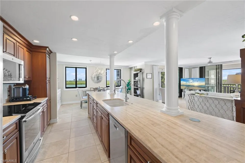15 Bluebill Avenue #606 Naples, FL 34108