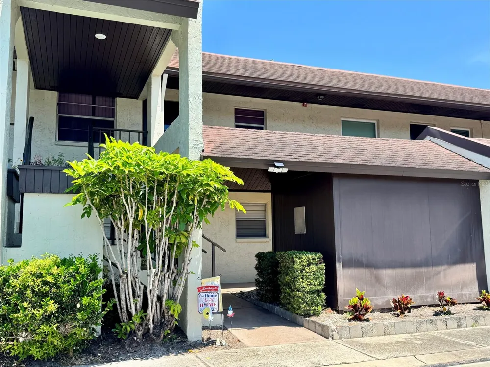 1100 E BAY DRIVE #3 Largo, FL 33770