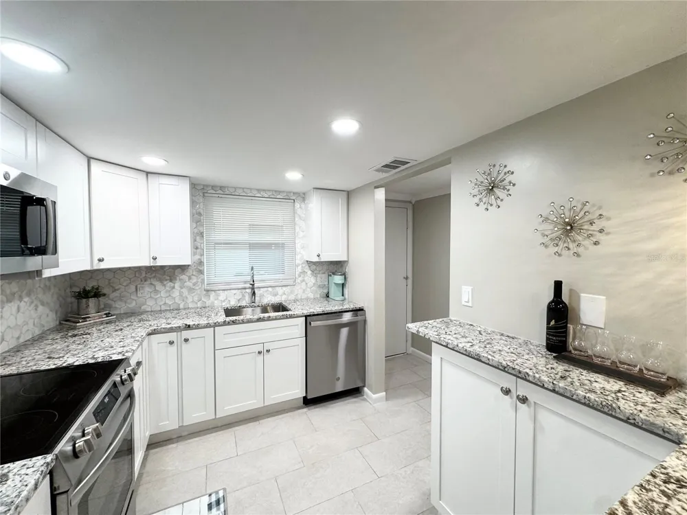 1100 E BAY DRIVE #3 Largo, FL 33770