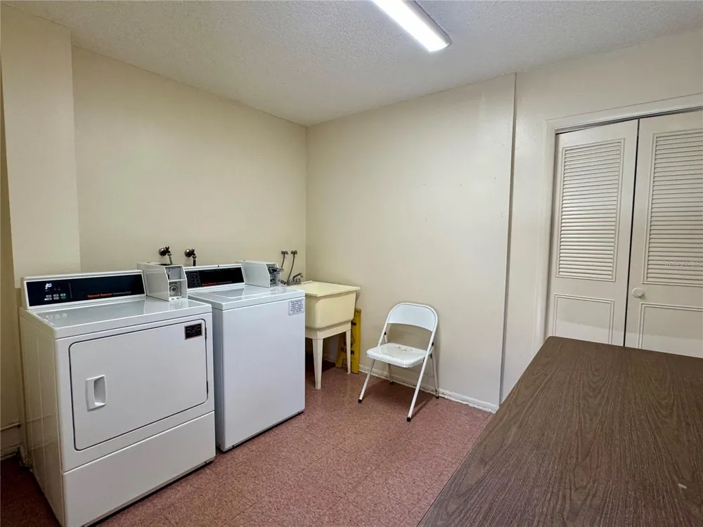 1100 E BAY DRIVE #3 Largo, FL 33770