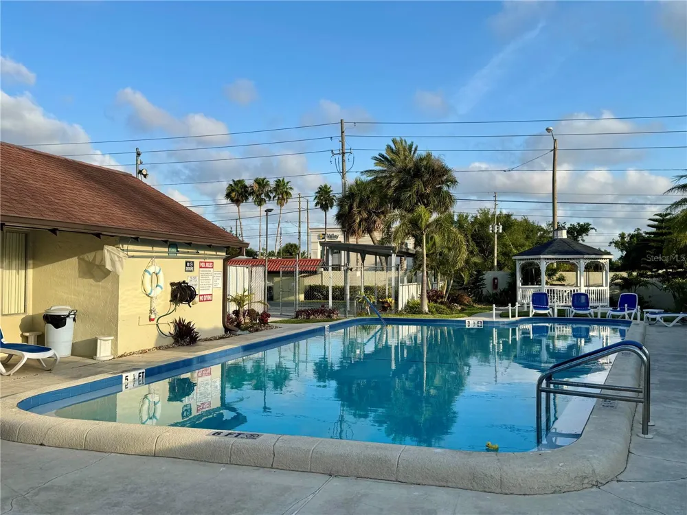 1100 E BAY DRIVE #3 Largo, FL 33770