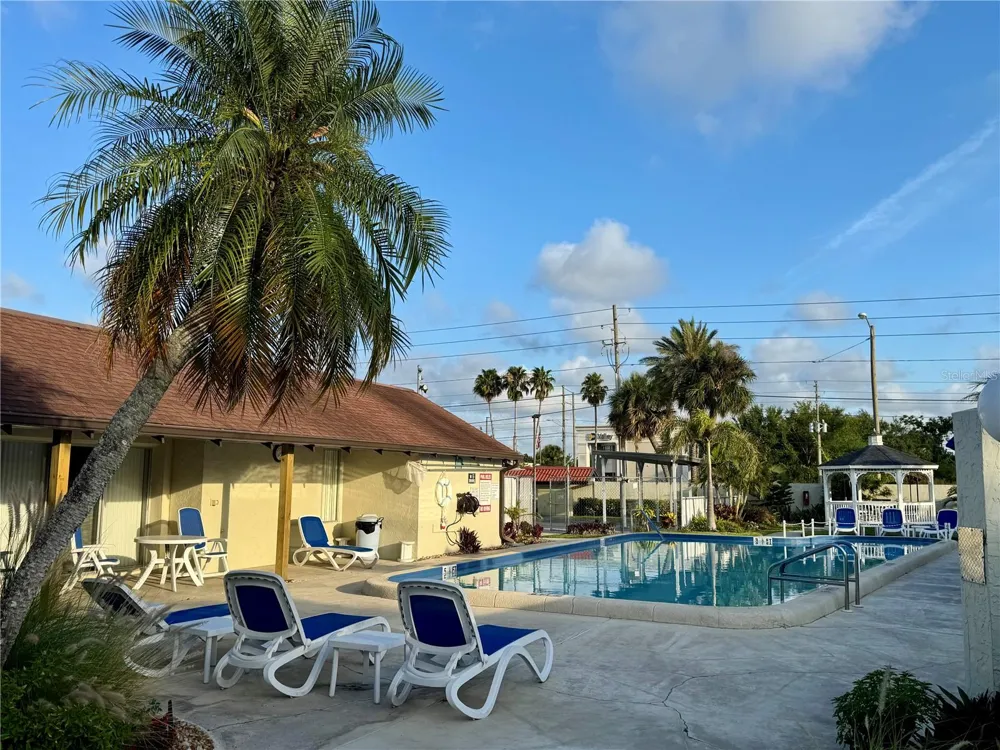 1100 E BAY DRIVE #3 Largo, FL 33770