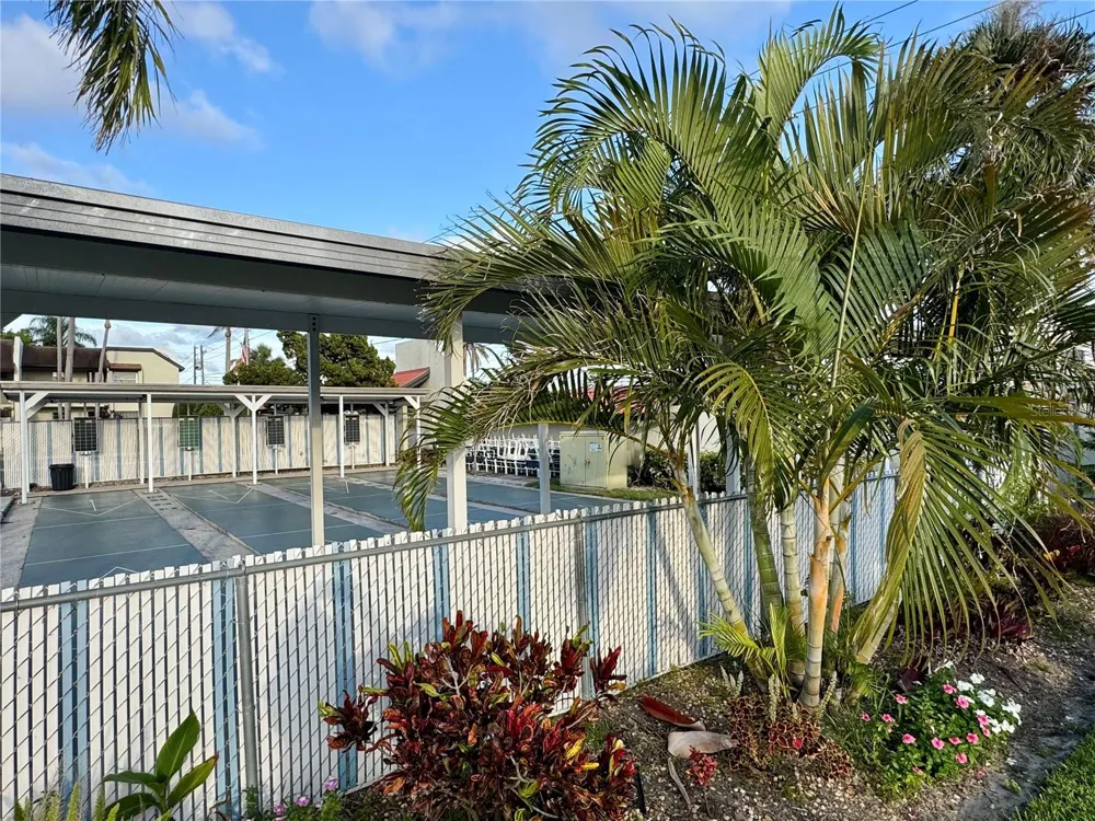 1100 E BAY DRIVE #3 Largo, FL 33770