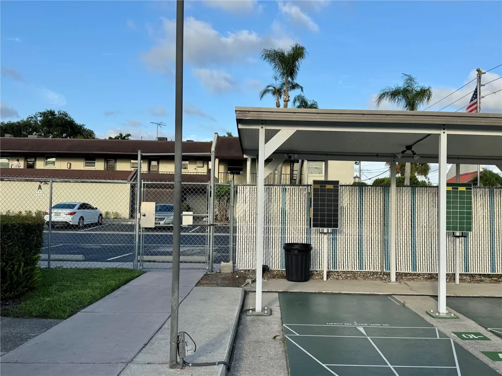 1100 E BAY DRIVE #3 Largo, FL 33770