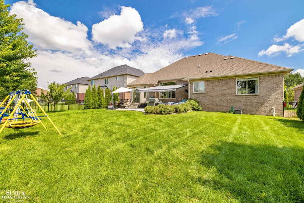 51763 Battanwood Drive Macomb Township, MI 48042