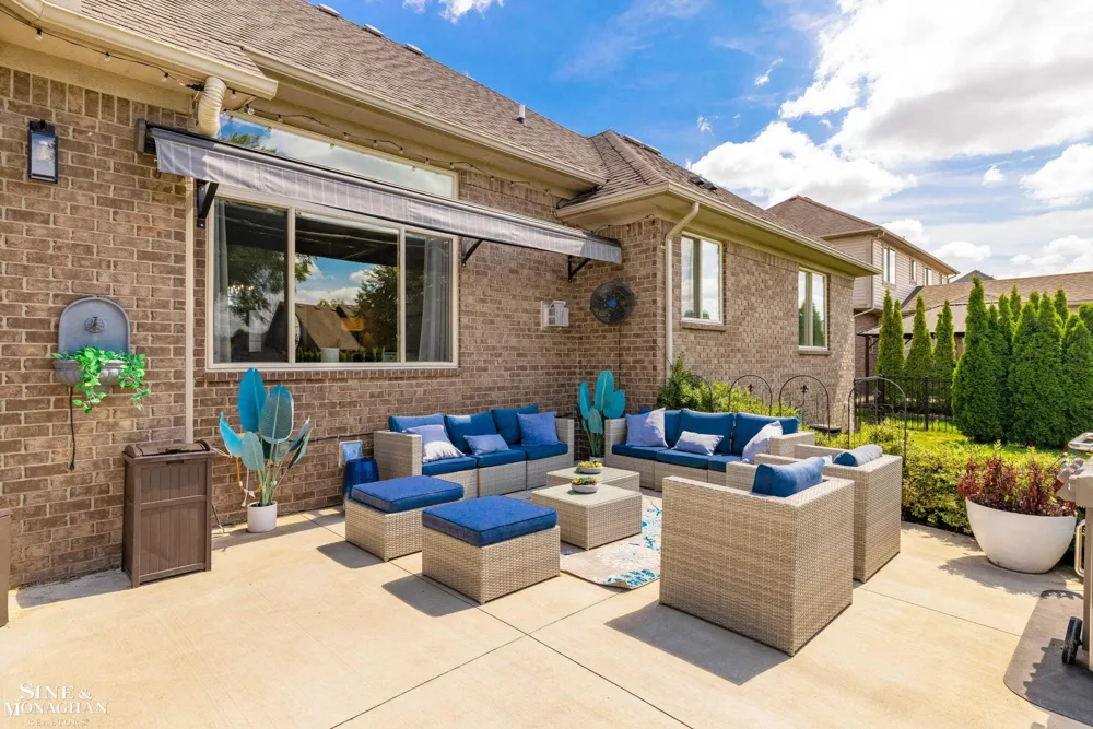 51763 Battanwood Drive Macomb Township, MI 48042