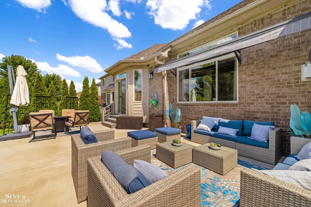 51763 Battanwood Drive Macomb Township, MI 48042