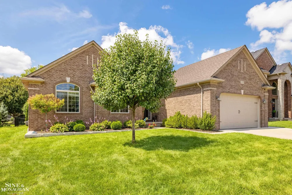 51763 Battanwood Drive Macomb Township, MI 48042