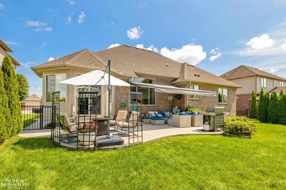 51763 Battanwood Drive Macomb Township, MI 48042