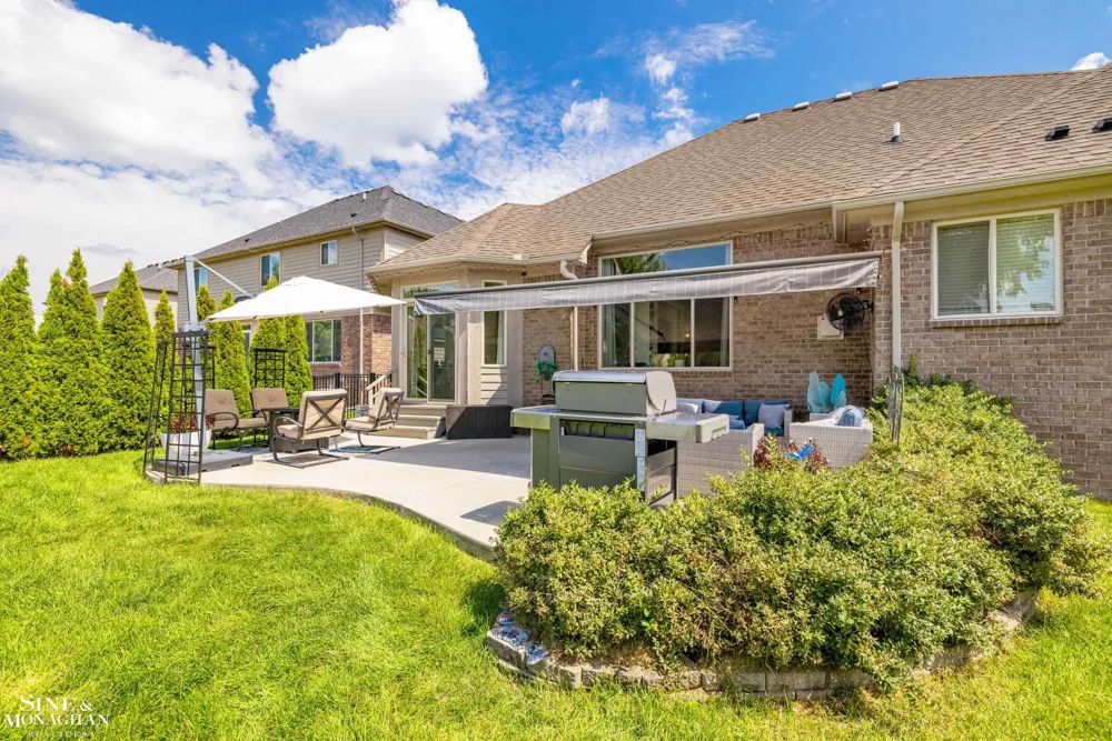 51763 Battanwood Drive Macomb Township, MI 48042