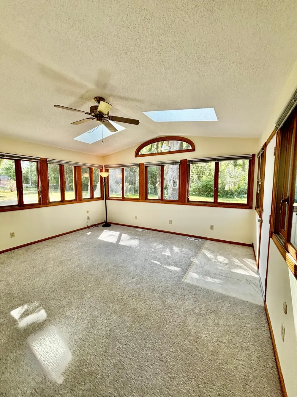 410 Betty Lane West Saint Paul, MN 55118