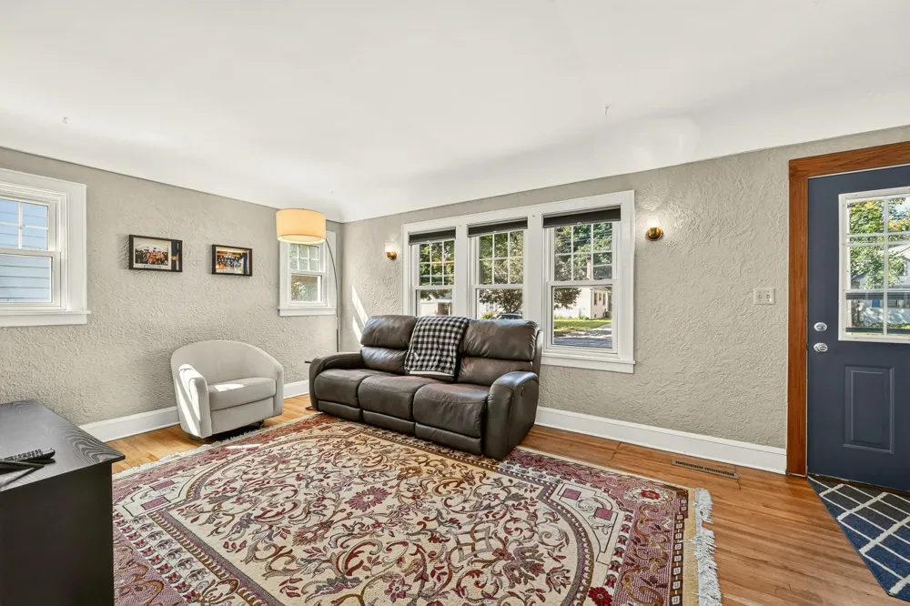 934 7th Avenue SE Rochester, MN 55904