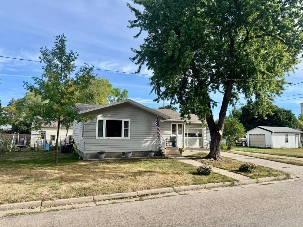 707 4th Street SE Jamestown, ND 58401