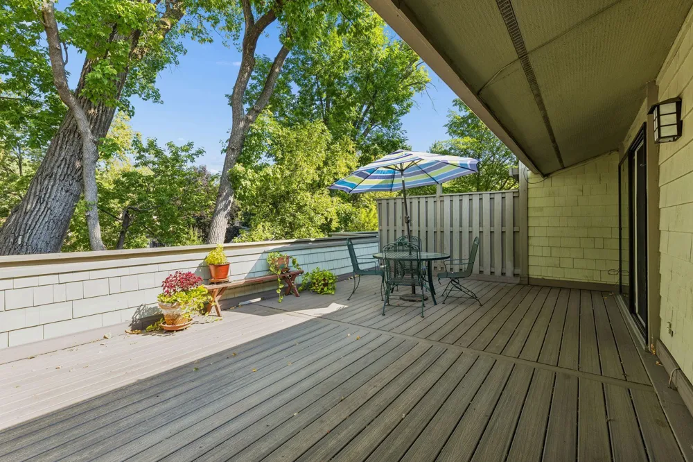 1086 Cedar View Drive Minneapolis, MN 55405