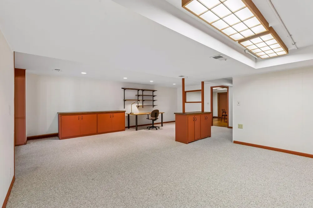 1086 Cedar View Drive Minneapolis, MN 55405