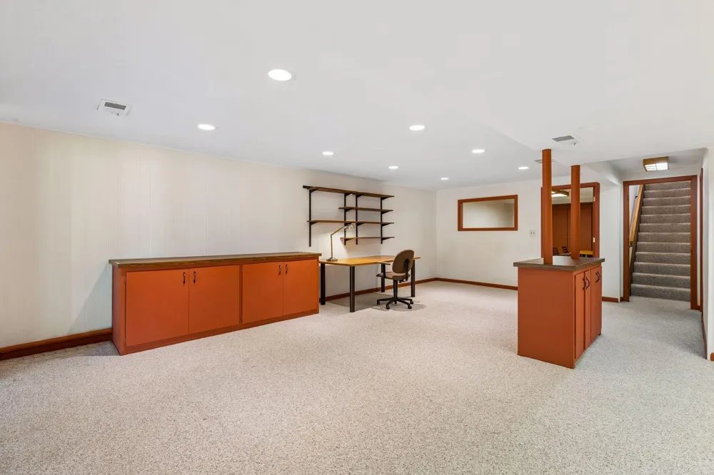 1086 Cedar View Drive Minneapolis, MN 55405