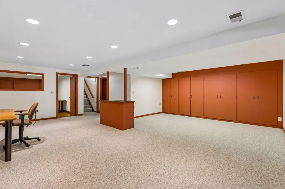 1086 Cedar View Drive Minneapolis, MN 55405