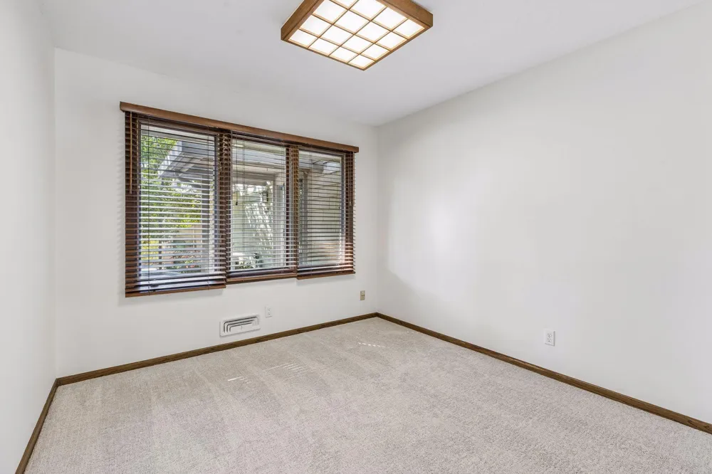 1086 Cedar View Drive Minneapolis, MN 55405