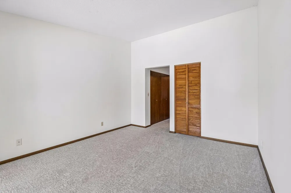 1086 Cedar View Drive Minneapolis, MN 55405