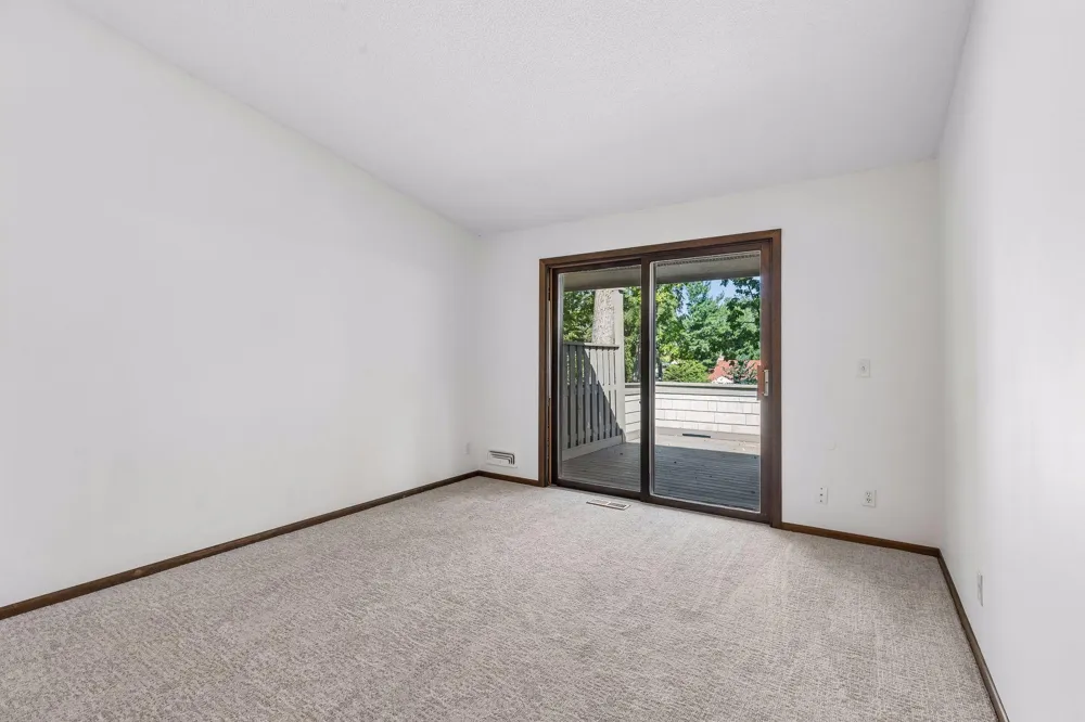1086 Cedar View Drive Minneapolis, MN 55405