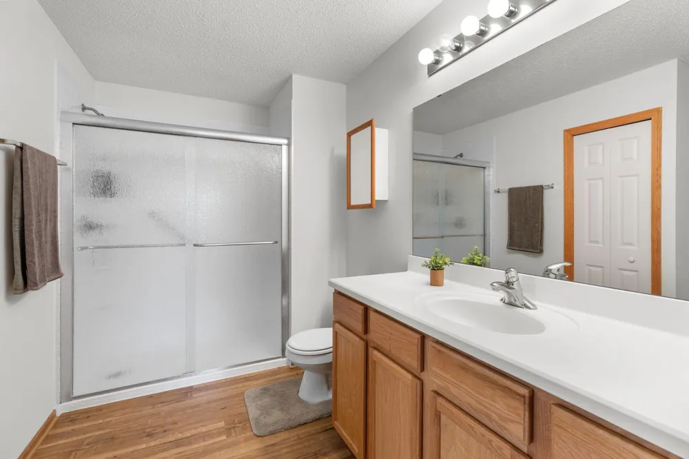 7600 Southridge Court Savage, MN 55378