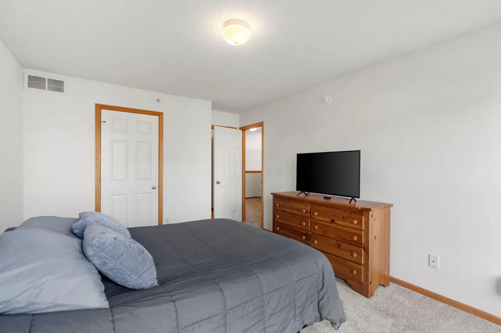 7600 Southridge Court Savage, MN 55378
