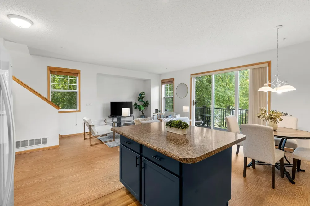 7600 Southridge Court Savage, MN 55378